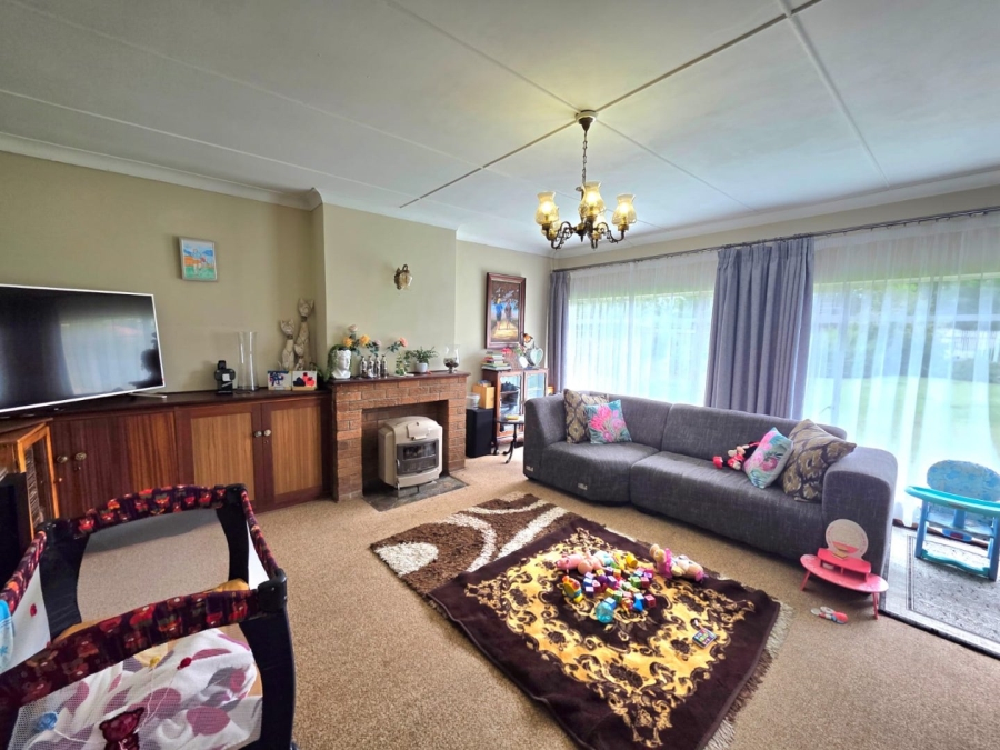 To Let 4 Bedroom Property for Rent in Hospitaalheuwel Free State